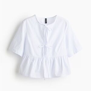 NWT🤍 H&M Tie Front Blouse